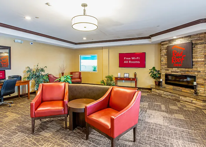 Red Roof Inn & Suites Omaha -