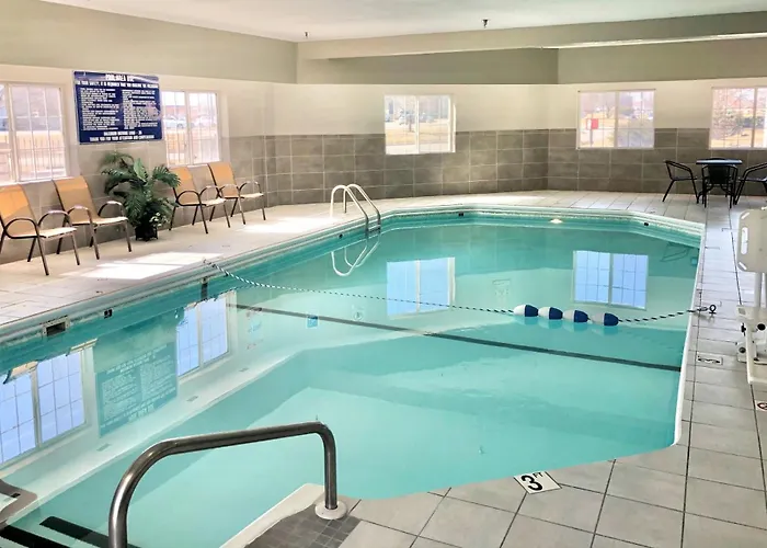Red Roof Inn & Suites Omaha -